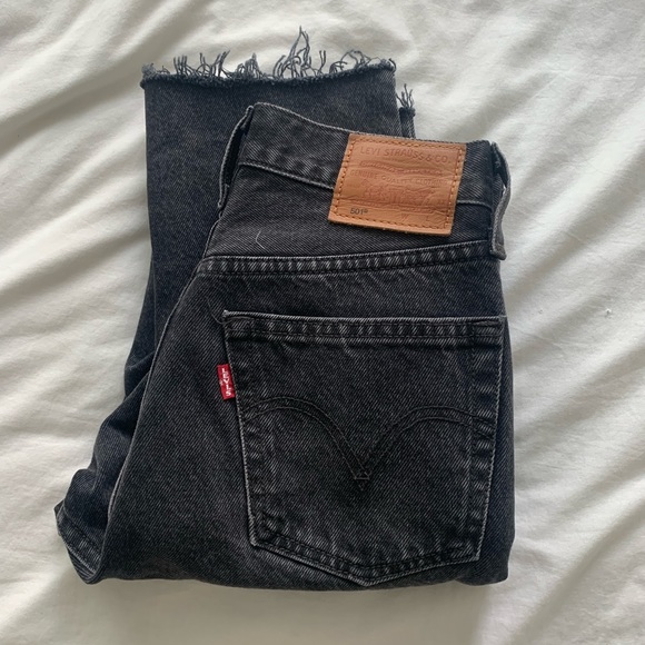 Unique Levi’s High Rise Jeans - Picture 5 of 5